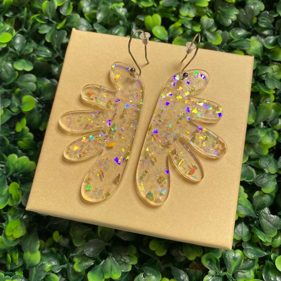 Eclectic Resin Earrings - Picture 3 of 9